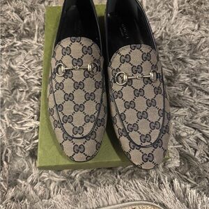 Gucci Patterned Beige and Black Loafers